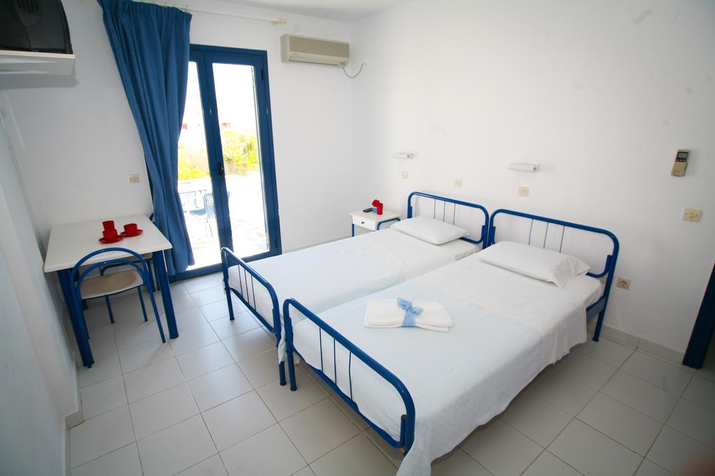 Gorgona Studios Livadi  Zimmer foto