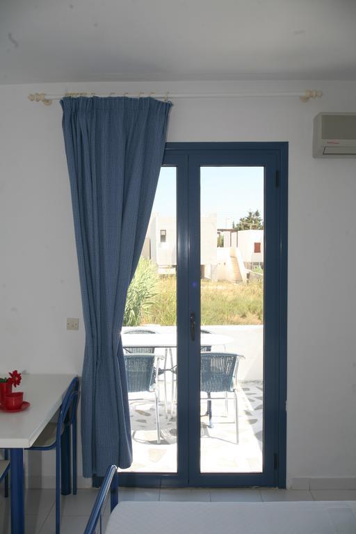 Gorgona Studios Livadi  Zimmer foto